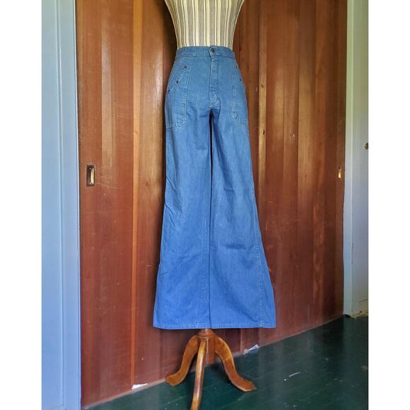 Vintage 70s rivet pocket design mid rise denim flares, bellbottom jeans. - Picture 1 of 9